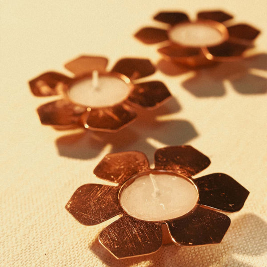 Petal Tlight holder with tlights set of 5 - Rose gold