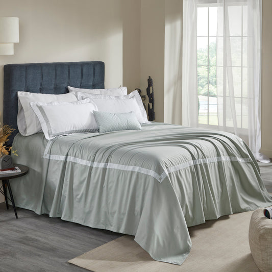 Laurel oak Moss Embroidered Bedding Set