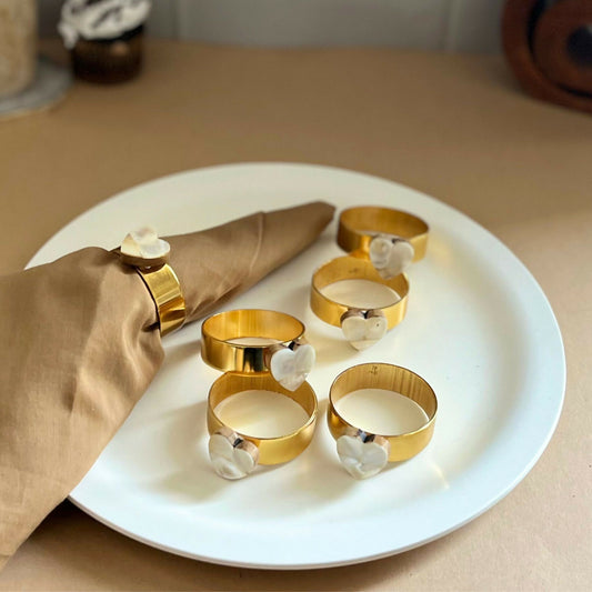 Set of 6 Heart-Shaped Mother of Pearl Napkin Rings – Timeless Table Décor for Exceptional Dining Experiences