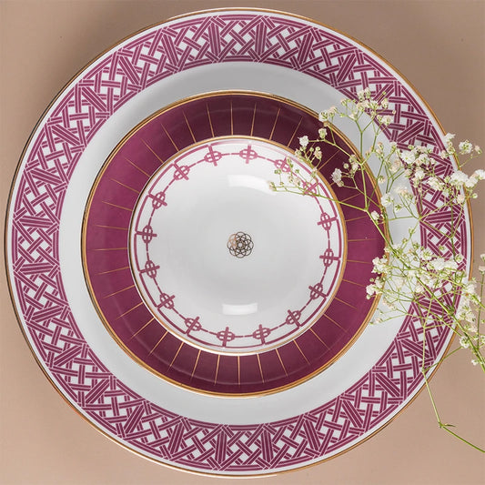 Porcelain dinner plates and bowl