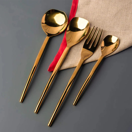 Cutlery set for dining table