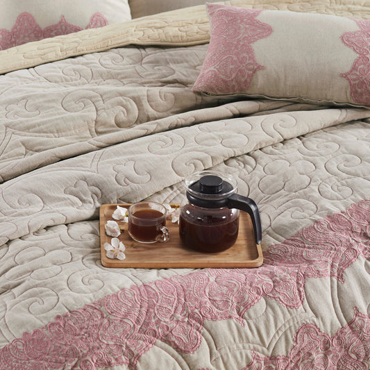 Bullhead Embroidered Bedding Set