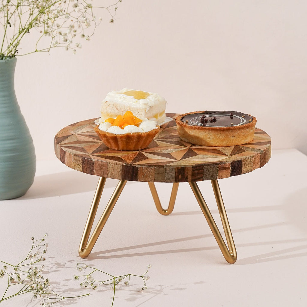 carbon ceramic and wooden cake stand - Ellementry
