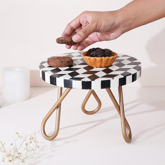 Wooden stand for snacks and pastries