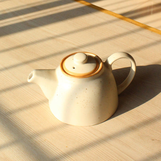 Caramel Tea Kettle | Byora Homes | Beige | Stoneware Ceramic
