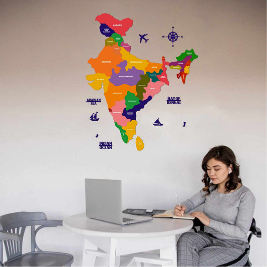 2D Wood India Map States Colored