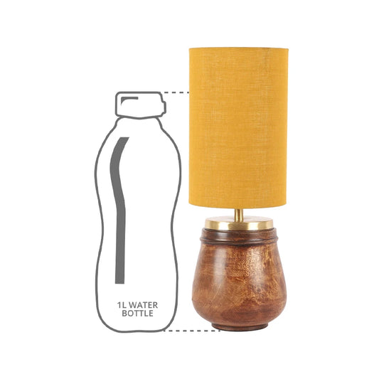 Size comparison of lamp with bottle