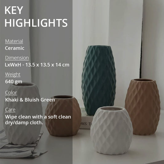 key highlights of Delilah cross flower vase