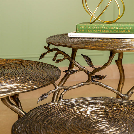 Beautiful and luxurious table online